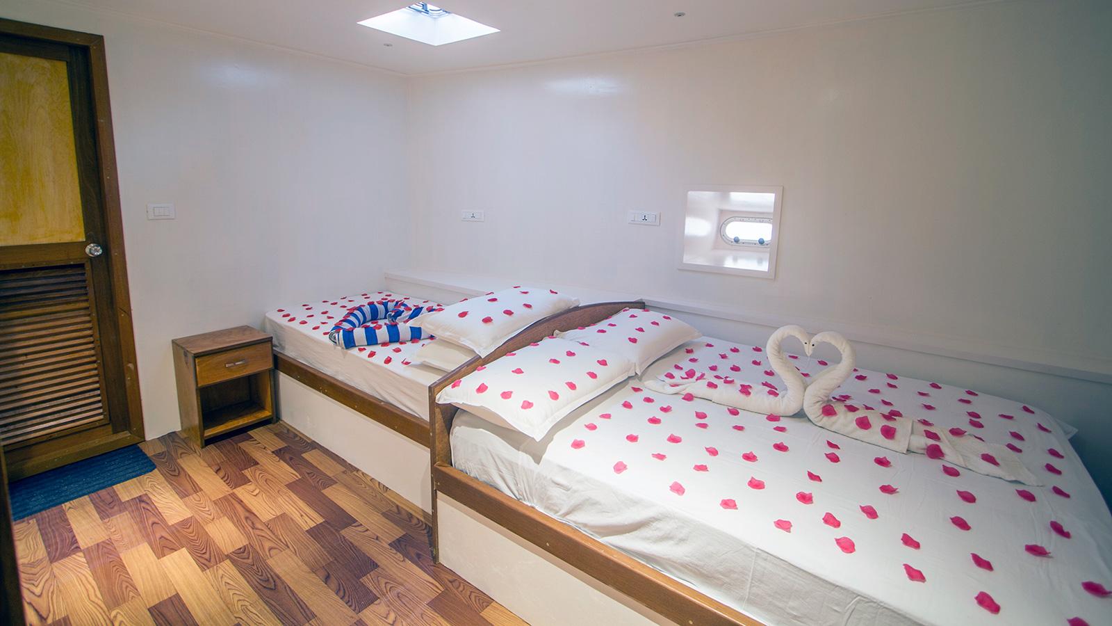 Twin bedroom